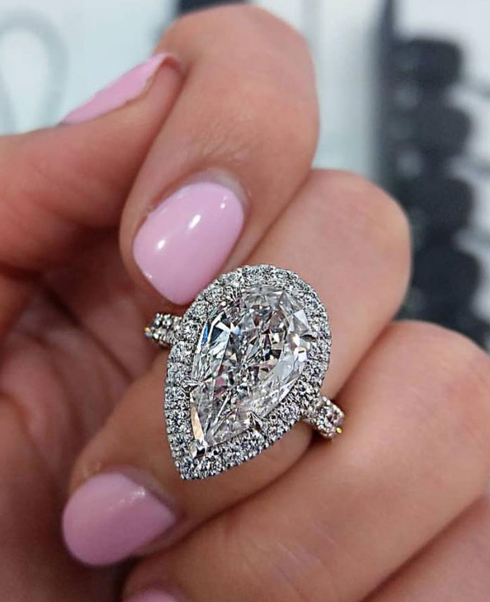 75 Unique engagement rings with Glamorous Charm - Gorgeous engagement ring #engagementring #engaged #diamondring #diamondengagementring #wedding #engagementrings #uniqueengagementring