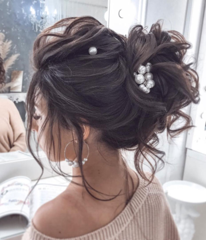 32 Classy Pretty  Modern Messy Hair Looks  Messy Updo with Tiny Dried  Flowers