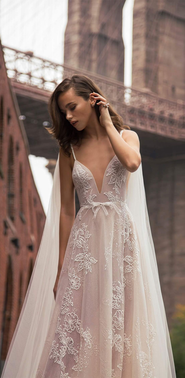 37 Wedding Dresses with romantic details - stunning wedding dress #weddingdress #weddinggown #bridedress #bridalgown