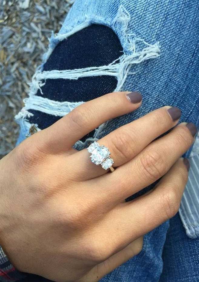 75 Unique engagement rings with Glamorous Charm - Gorgeous engagement ring #engagementring #engaged #diamondring #diamondengagementring #wedding #engagementrings #engagementringselfie #uniqueengagementring