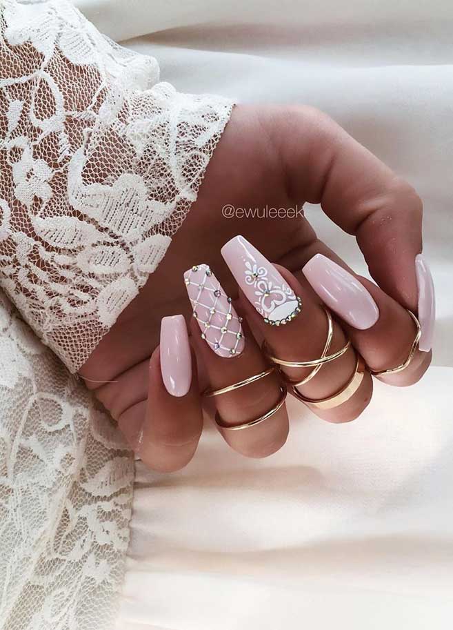 Wedding Nail Designs for Brides, bridal nails 2019,wedding nails bride,wedding nails with glitter, nails for wedding guest #weddingnails #nailartdesigns #bridenails #bridalnails