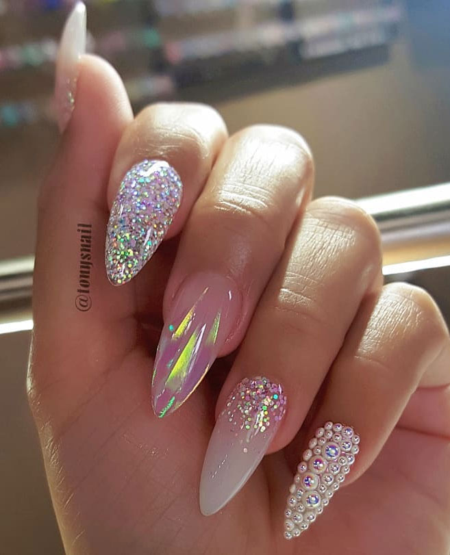 48 Most Beautiful Nail Designs to Inspire You – Light pink and glitter nails