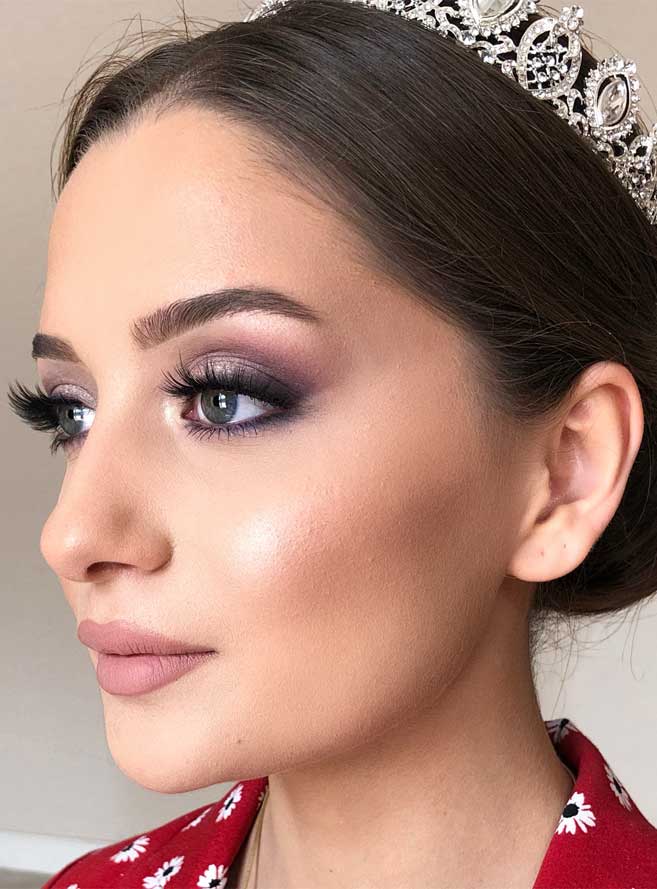 Stunning Bridal Makeup Looks To Inspire : Makeup Look for Bridal Dark Grey Eyes