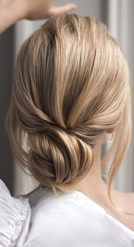Elegant wedding hairstyles for beautiful brides : beige blonde