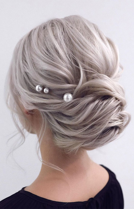 Elegant wedding hairstyles for beautiful brides : Icy Blonde