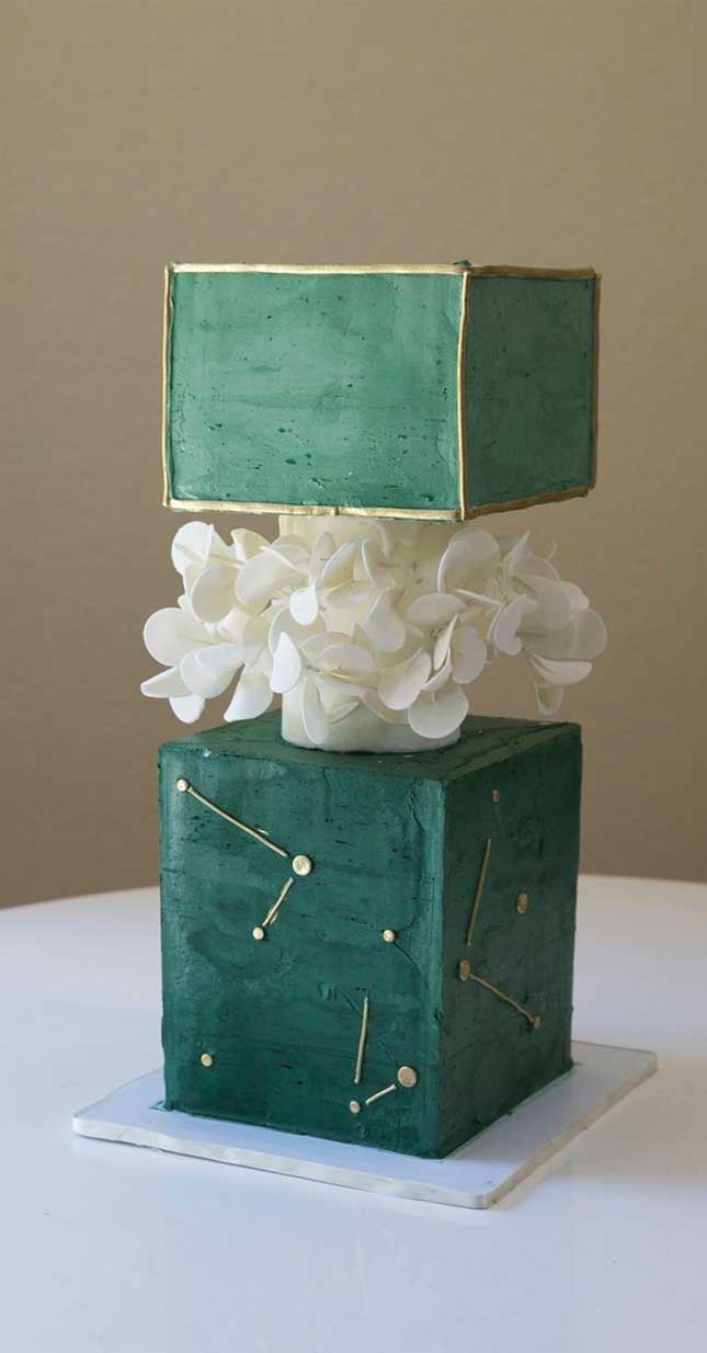 These gorgeous wedding cakes are very stylish
