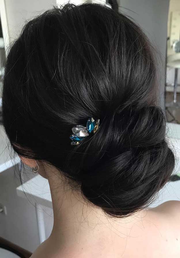Elegant wedding hairstyles for beautiful brides