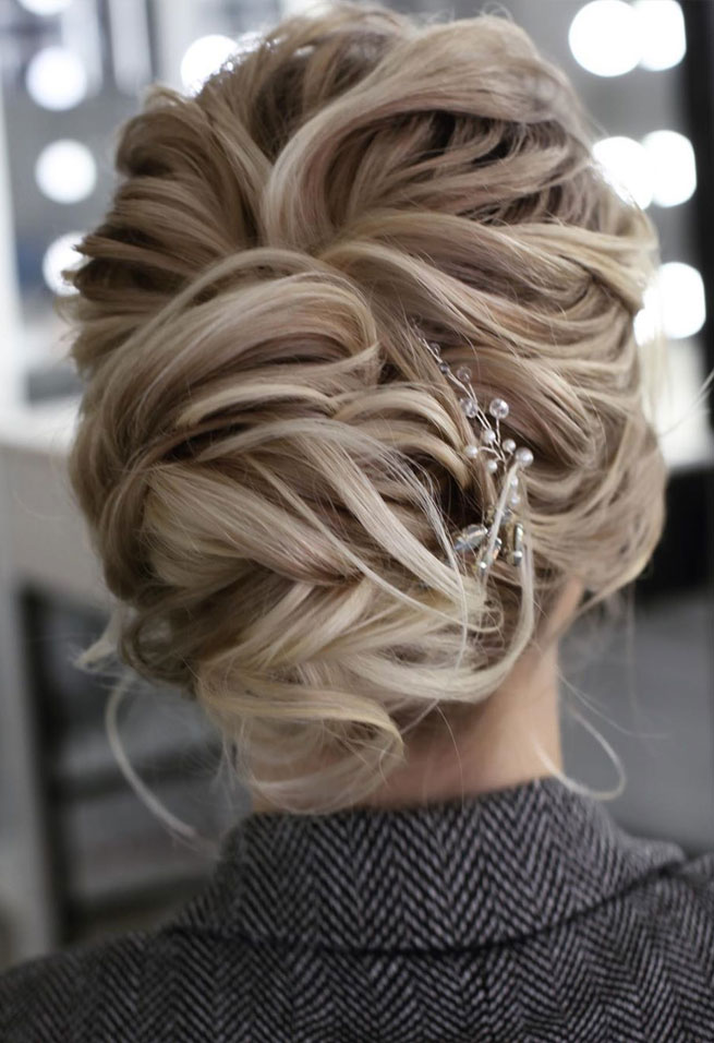 Elegant wedding hairstyles for beautiful brides