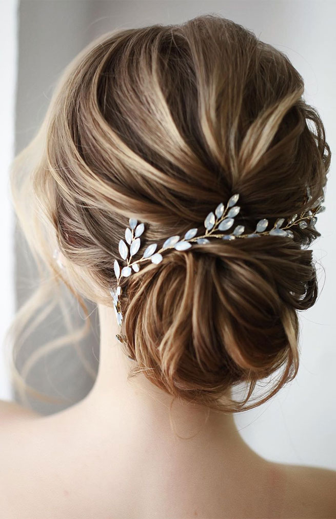 Elegant wedding hairstyles for beautiful brides