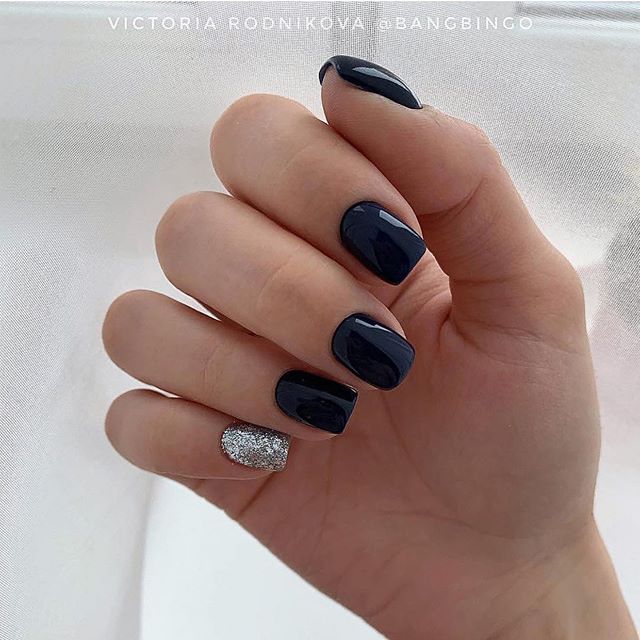 navy blue nails with glitter, navy blue nails matte, dark blue nail polish, navy blue nails with silver , glitter, navy blue nails with gold, blue and silver nail designs, blue nail designs