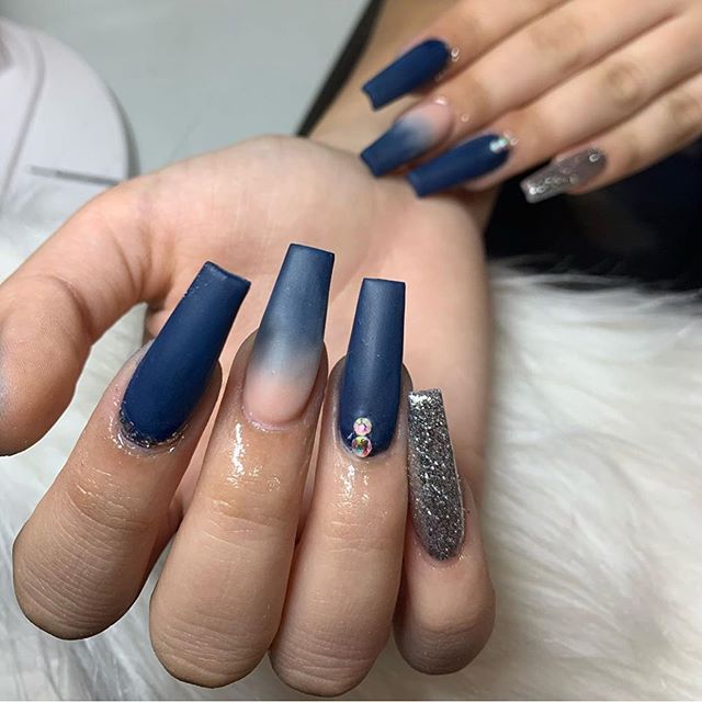 Electric: Winter Electric Blue Nails with Silver Leaves - Polar Bear Style