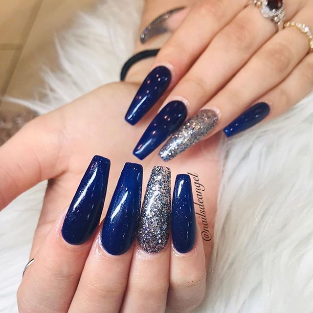 Elegant navy blue nail colors and designs for a Super Elegant Look