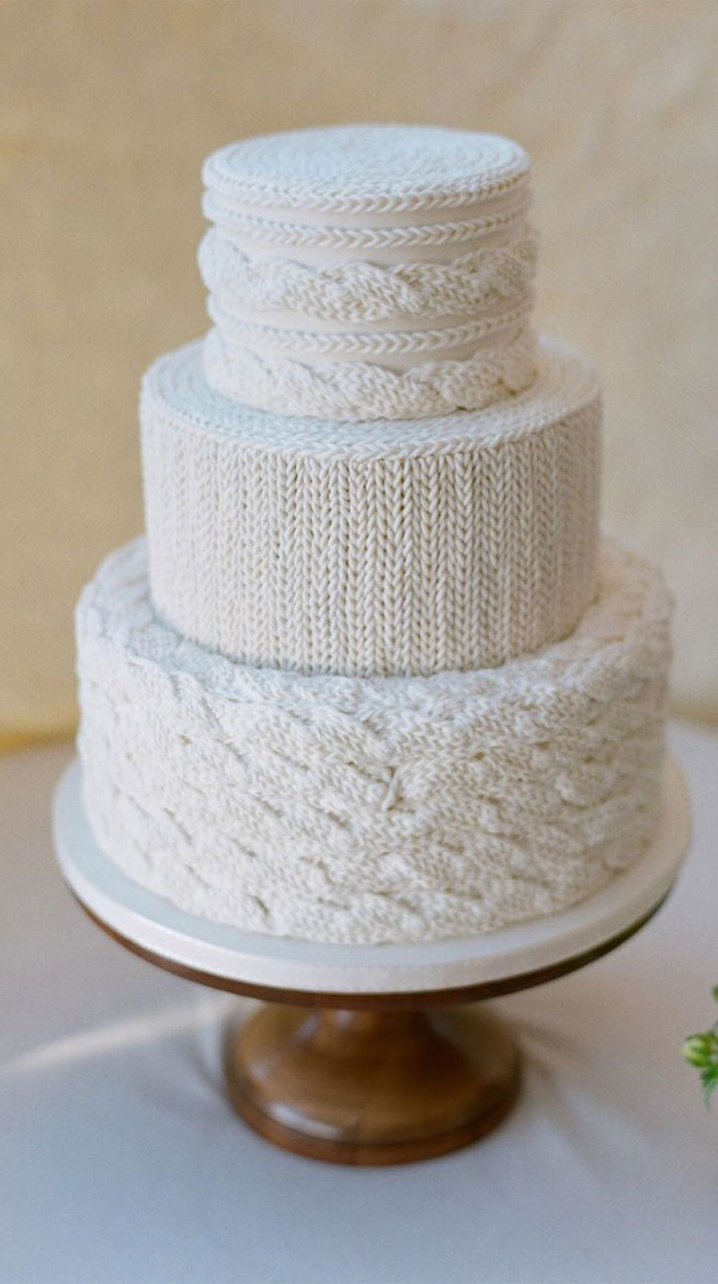 Seasonal Wedding Cake Ideas for a Winter Wedding