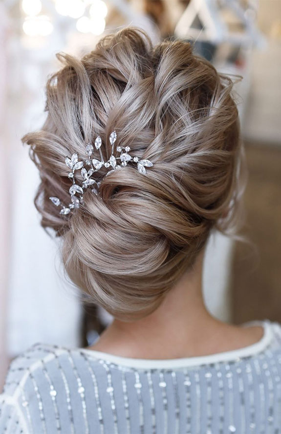 Bridal hairstyles that perfect for ceremony and reception 5