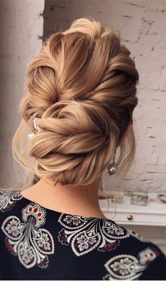 Bridal hairstyles that perfect for ceremony and reception 25
