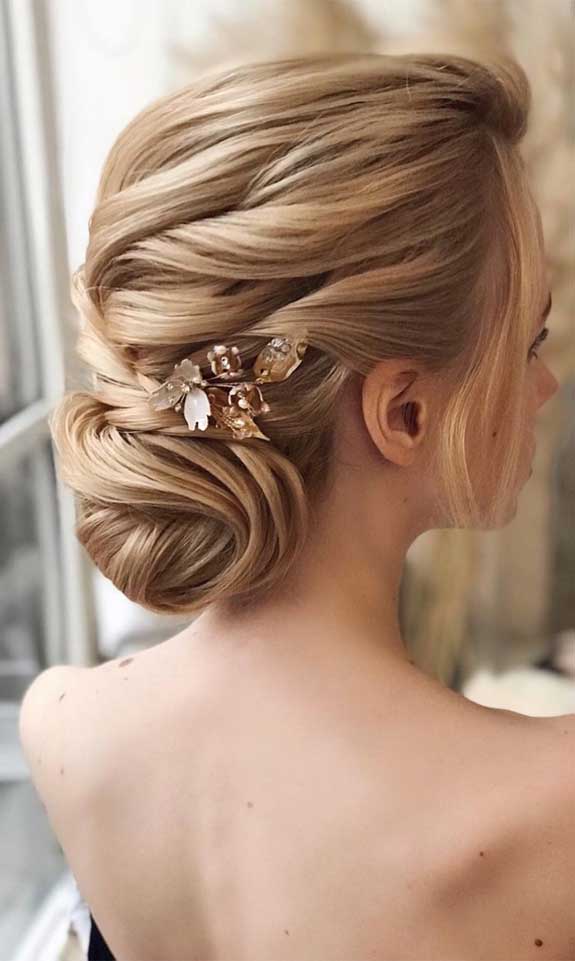 Bridal hairstyles that perfect for ceremony and reception 30