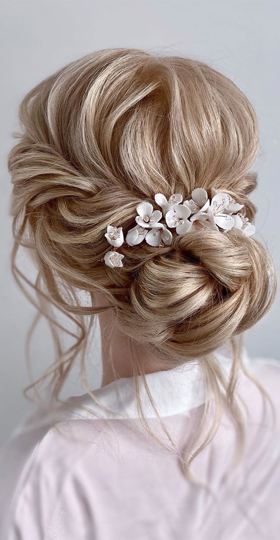 Best Reception Hairstyle For Bride in 2023