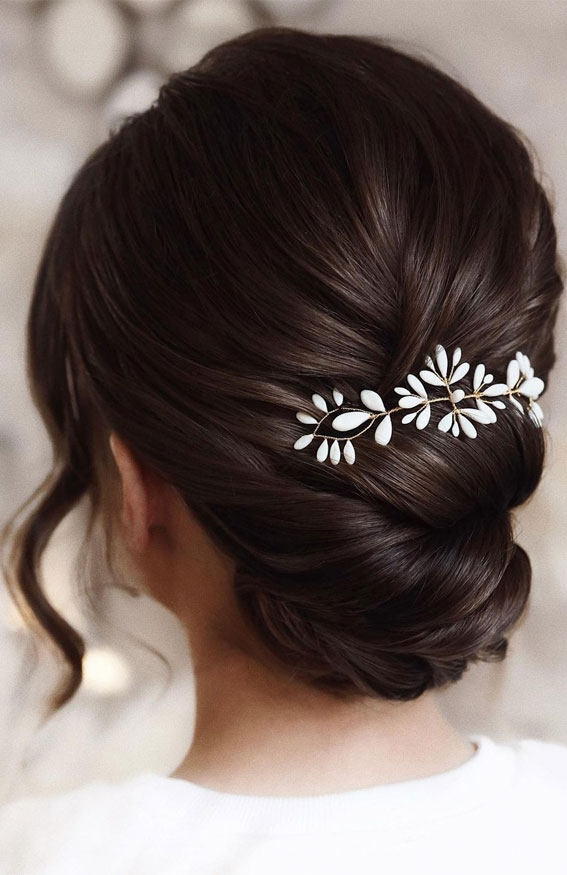 Bridal hairstyles that perfect for ceremony and reception : Textured updo