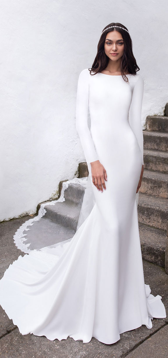 These Long sleeve wedding dresses are showstopper