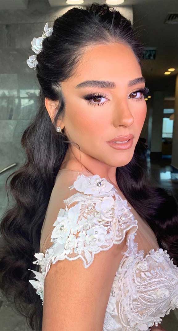 51 Stunning bridal makeup looks for any wedding theme – page 22