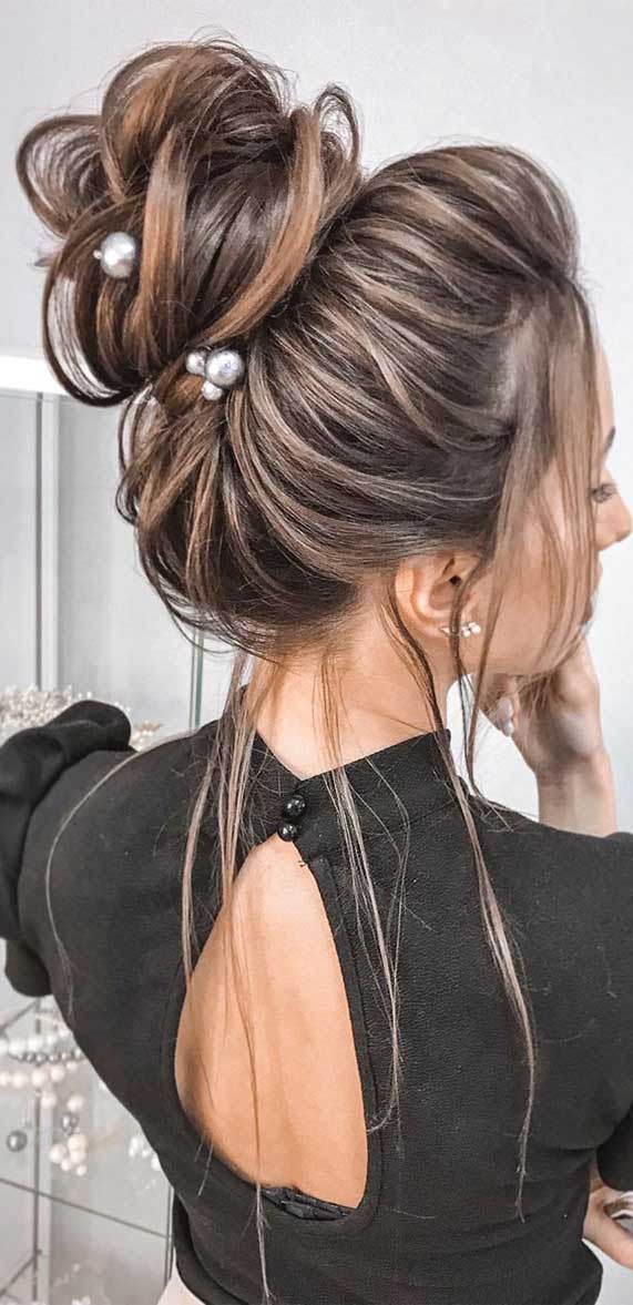 messy updo hairstyles for medium length to long hair #weddingupdos messy updo hairstyle for elegant look, hairstyle ideas , updo, wedding hair down, half up half down, wedding updo hairstyle ,textured updo #updos #weddinghair #bridalhairstyles