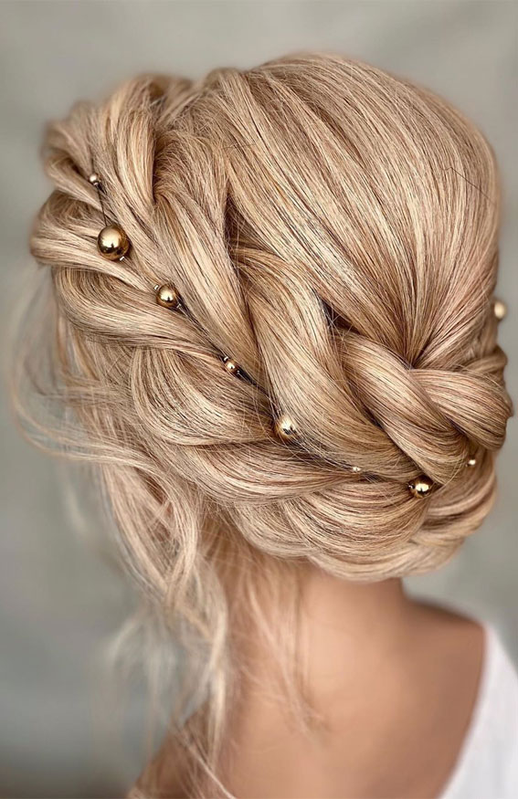 39 The most romantic wedding hair dos to get an elegant look : chunky braid