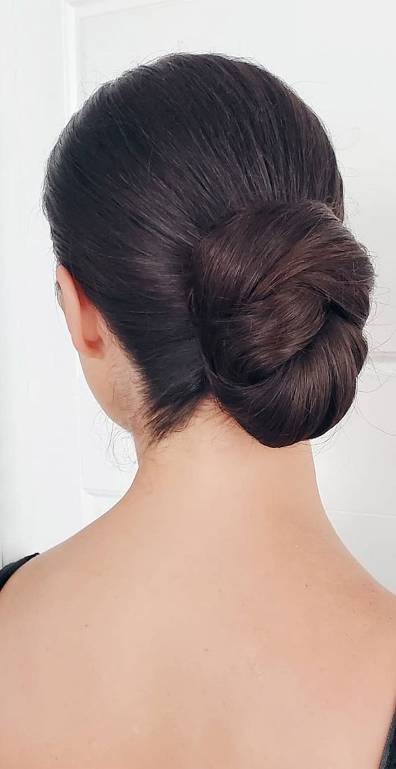 39 The most romantic wedding hair dos to get an elegant look : Sleek