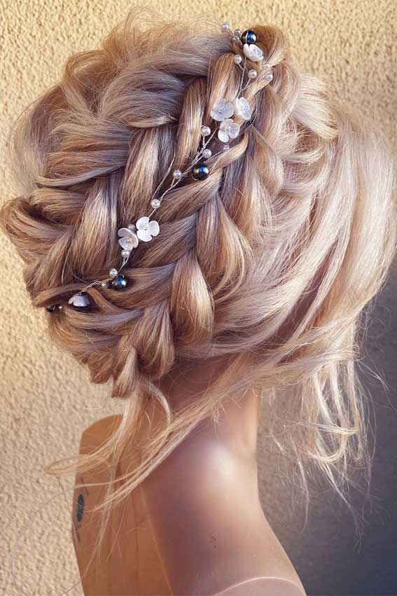 39 The most romantic wedding hair dos to get an elegant look – Braied updo