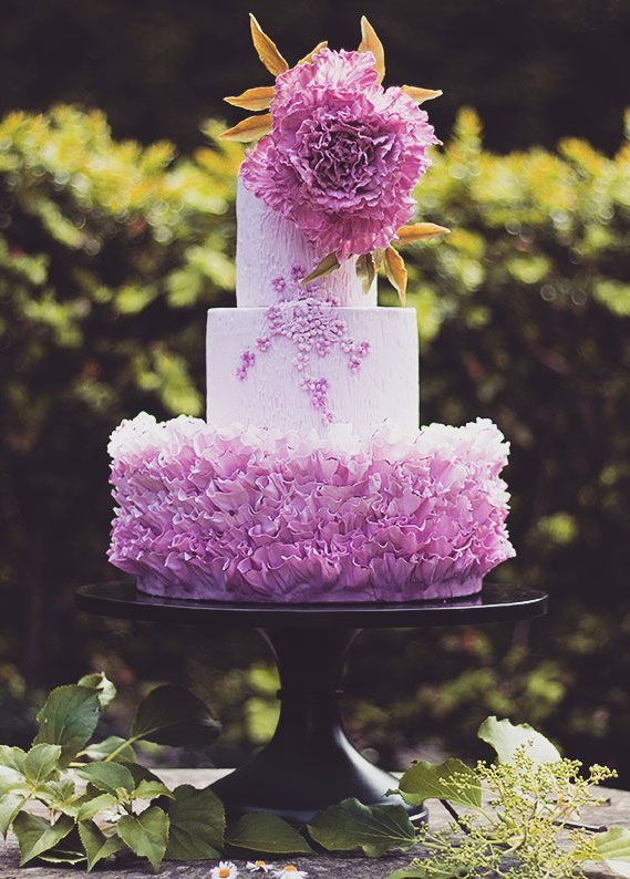 ruffled wedding cake, elegant wedding cake, wedding cake designs , wedding cakes 2020, latest wedding cake ideas , wedding cake ideas 2020 #weddingcakes ombre wedding cake