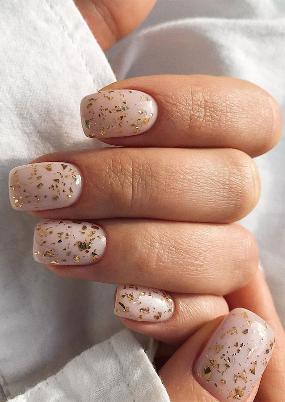 gold glitter nails, gold nails, manicure, gold bridal nails #bridalnails #goldglitternails