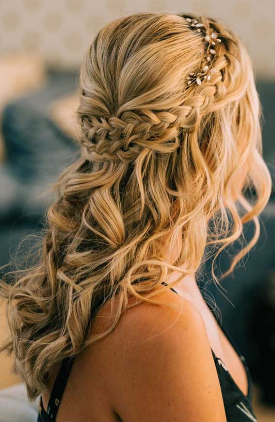 50 Wedding Hairstyles for Short Hair in 2022 (With Images)