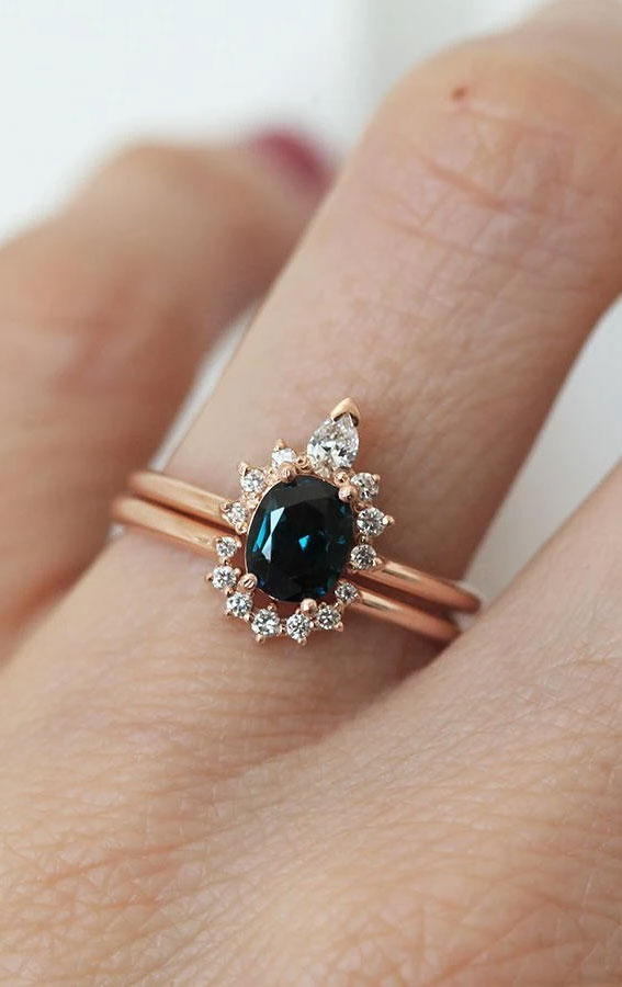Incredibly Beautiful Engagement Rings in 2020 – Sapphire halo engagement ring