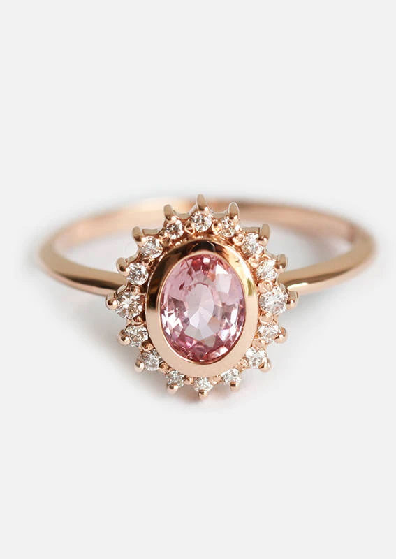 Incredibly Beautiful Engagement Rings in 2020 – Oval peach-pink sapphire