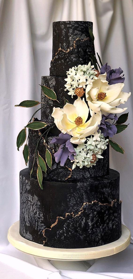 The Most Beautiful Art Of Cakes – Wedding Cakes Inspired by Works of Art : Black Textured