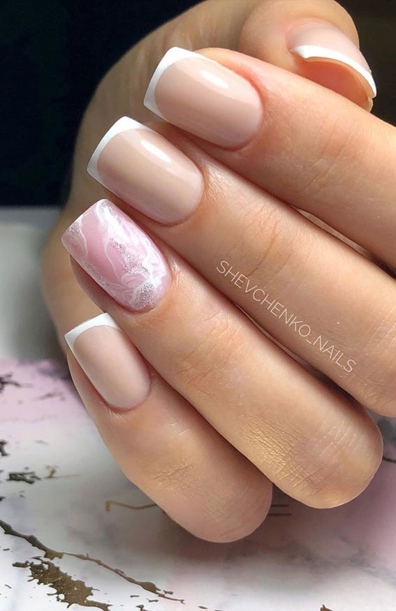 Pretty Neutral Nails Ideas For Every Occasion – Silver on abstract marble nails