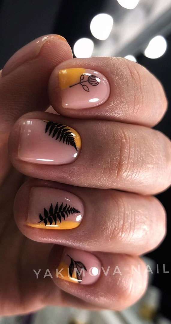+32 Gorgeous Nail Art Designs – Leaf on short nails