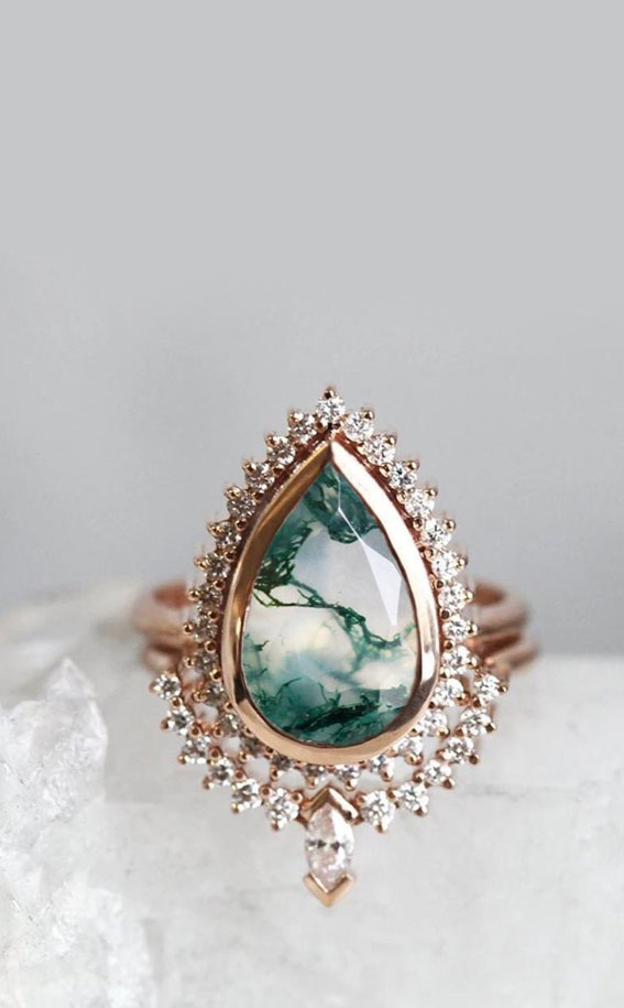 44 Insanely Gorgeous Engagement Rings  – Moss agate