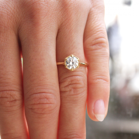 59 Gorgeous engagement rings that are unique : Round Cut