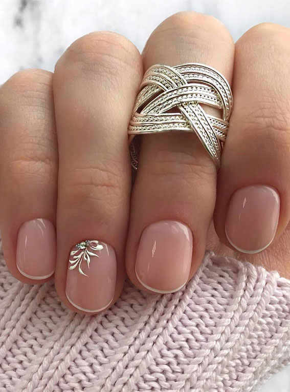 Pretty Neutral Nails Ideas For Every Occasion – Short Shiny Nails