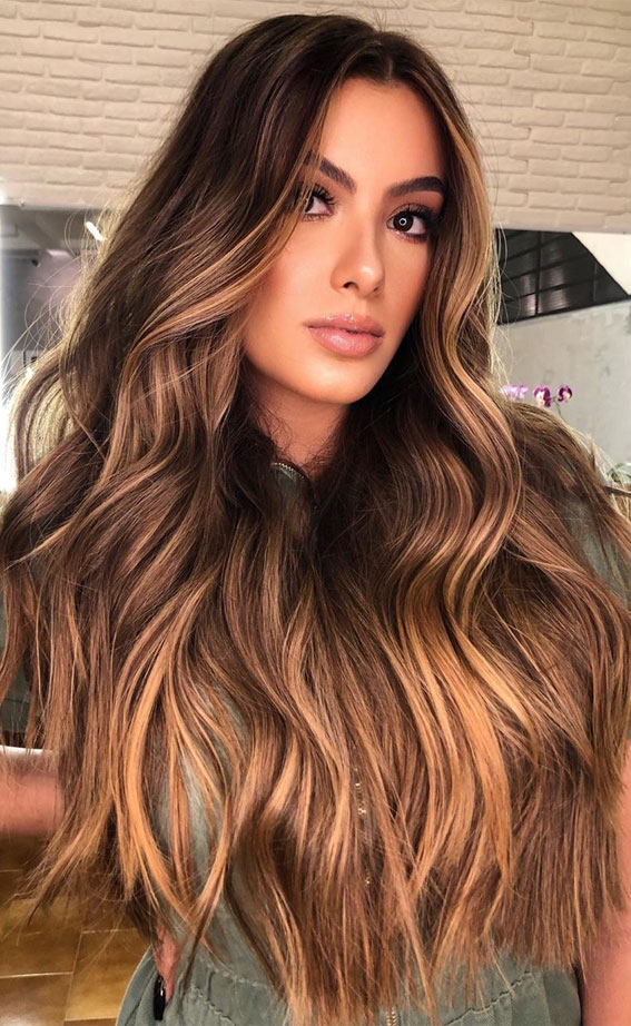 caramel hair color, autumn hair colours,  chocolate brown hair colors, brown hair color ideas, brunette hair, hair color #haircolor #fallhaircolor #autumnhaircolor brown hair with highlights