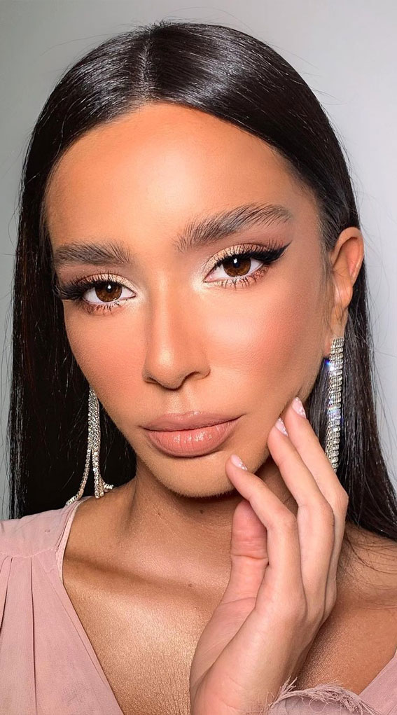 49 Incredibly Beautiful Soft Makeup Looks For Any Occasion : Soft Glam for Dark Hair