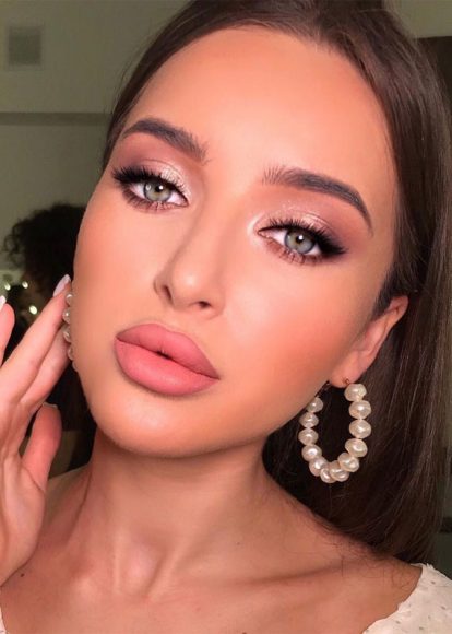 Incredibly Beautiful Soft Makeup Looks For Any Occasion Shimmery