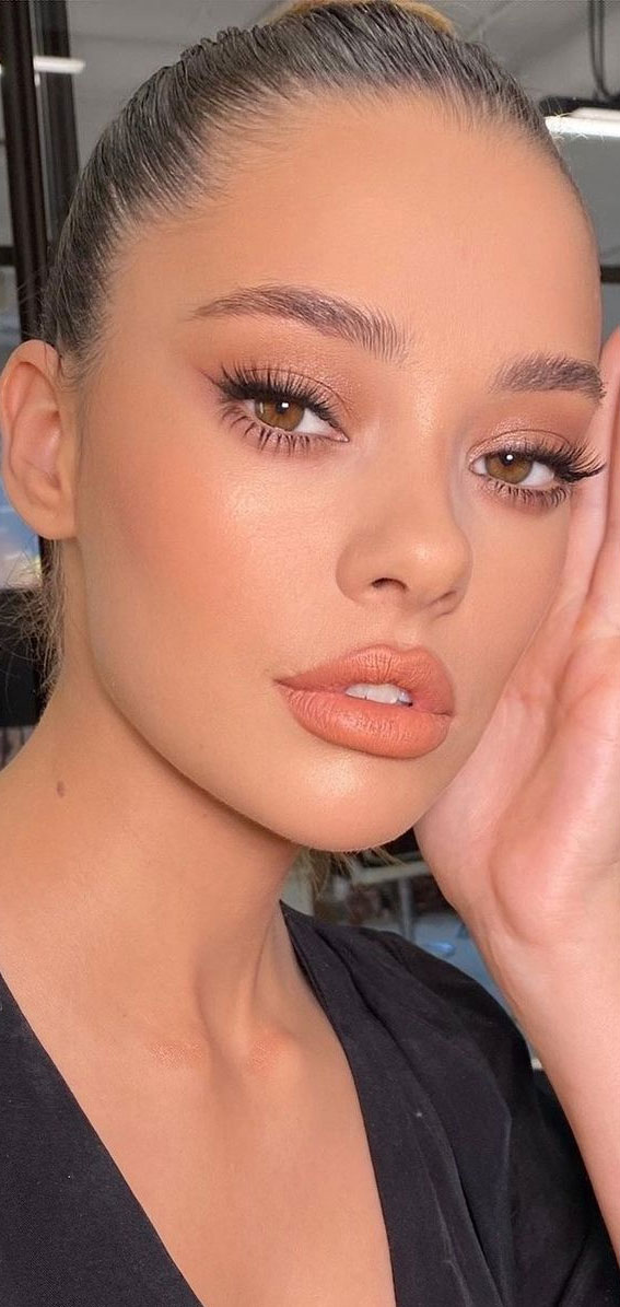 49 Incredibly Beautiful Soft Makeup Looks For Any Occasion : Brown Eye Makeup Look