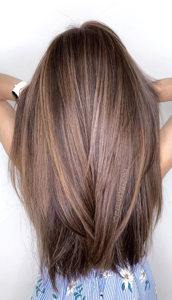 57 Cute Autumn Hair Colours and Hairstyles : Striking brown hair