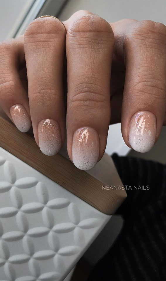 33 Way to Wear Stylish Nails : Ombre subtle glitter