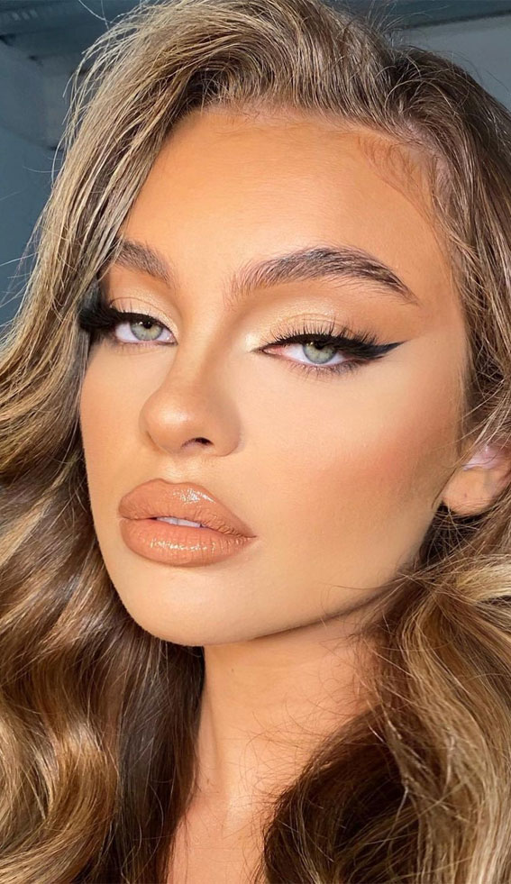 49 Incredibly Beautiful Soft Makeup Looks For Any Occasion : Neutral look + winged