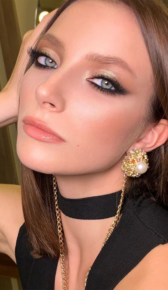 49 Incredibly Beautiful Soft Makeup Looks For Any Occasion : Shimmery gold makeup