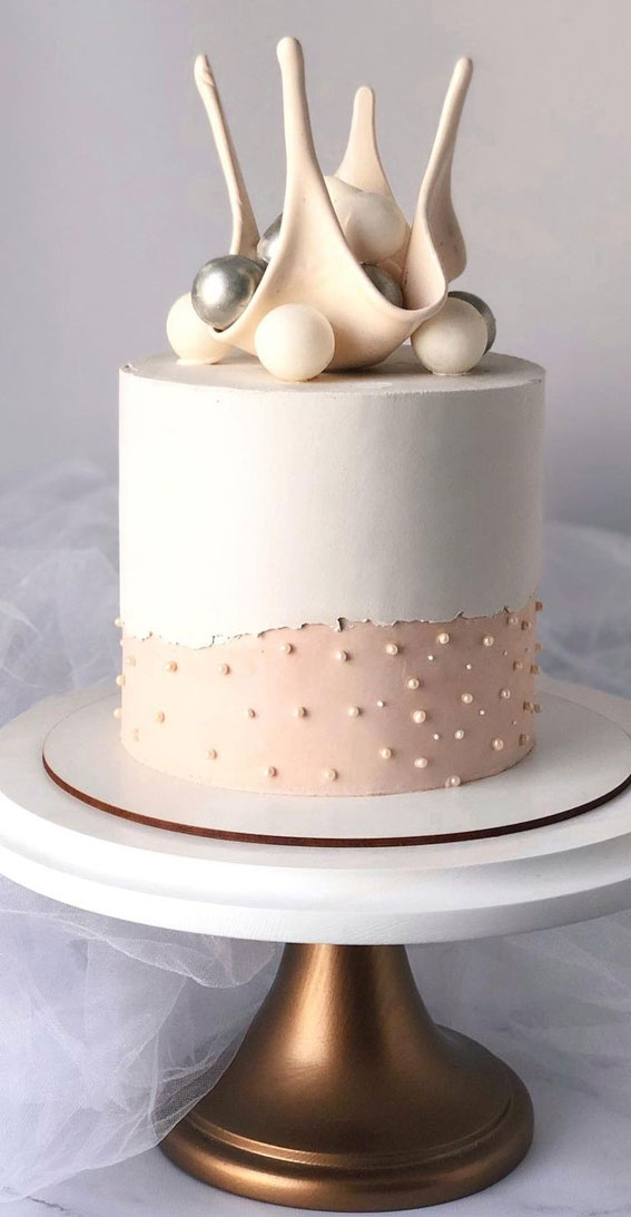 47 Cute Birthday Cakes For All Ages : Creamy pink and pearl cake