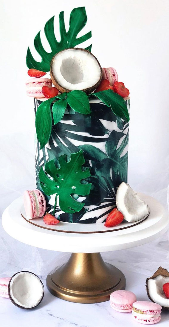 tropical inspired cake, green birthday cake, birthday cake ideas, birthday cake images, birthday cake photos, birthday cake designs, cake trends, cake decorating ideas, cute cake #cakedesign #caketrens2021 #cakeideas2021