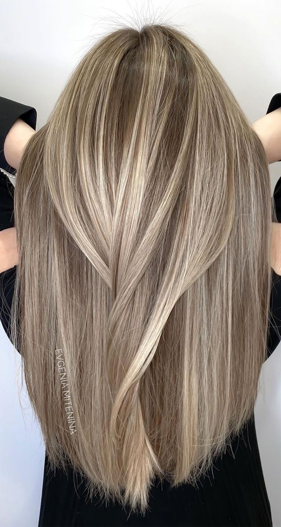 Beautiful Hair Colour Trends 2021 : Chic Beige Blonde